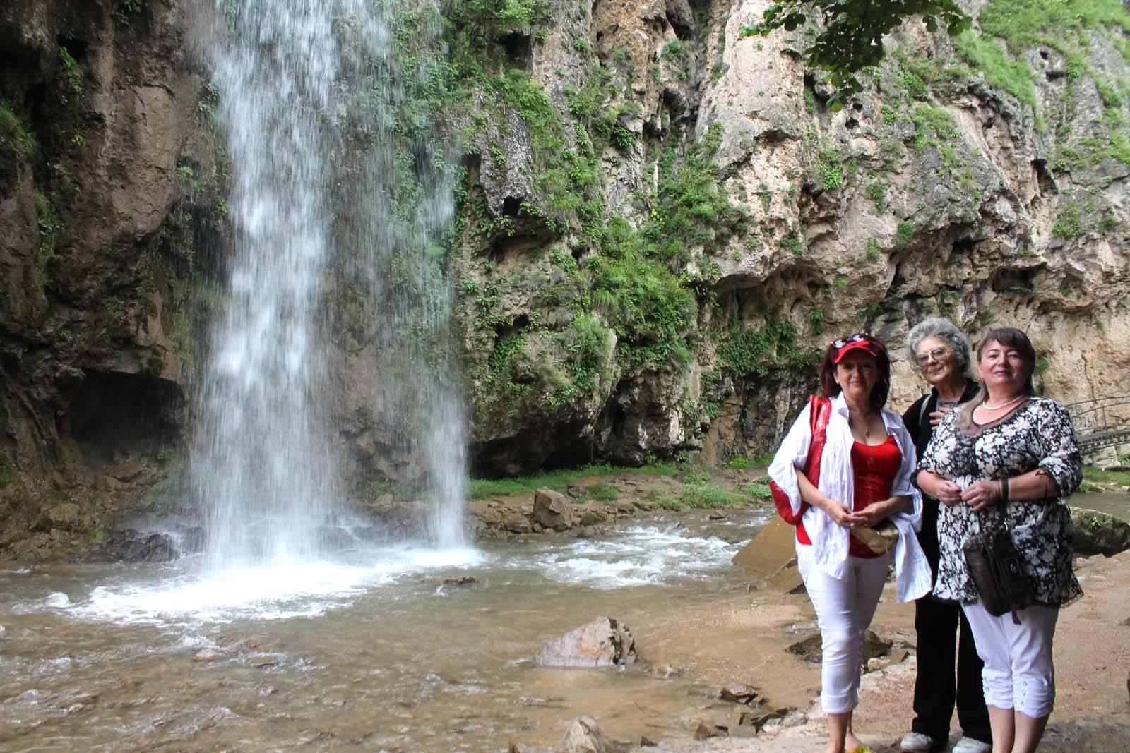 Экскурсия медовые водопады из Ессентуков